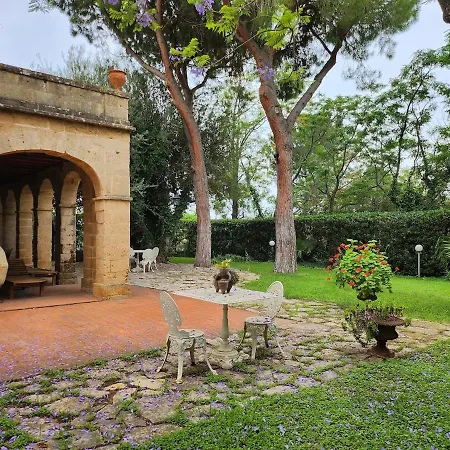 Vila Kinisia, Antica Dimora Siciliana