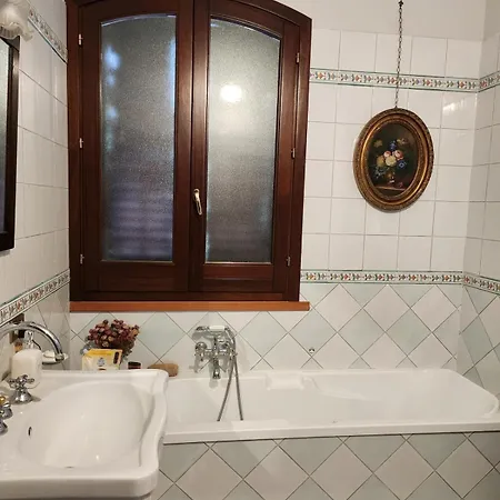 Vila Kinisia, Antica Dimora Siciliana *